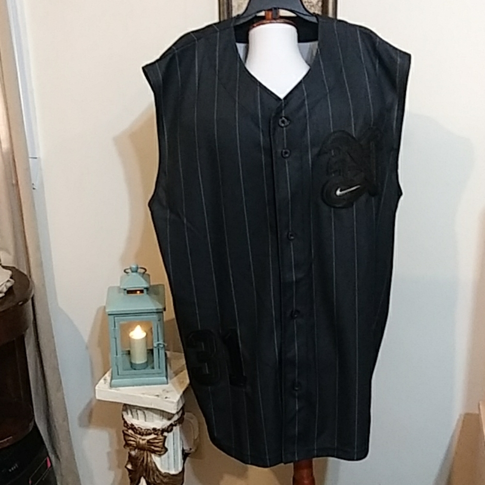 Aaron Hicks Nike baseball button-down tank top